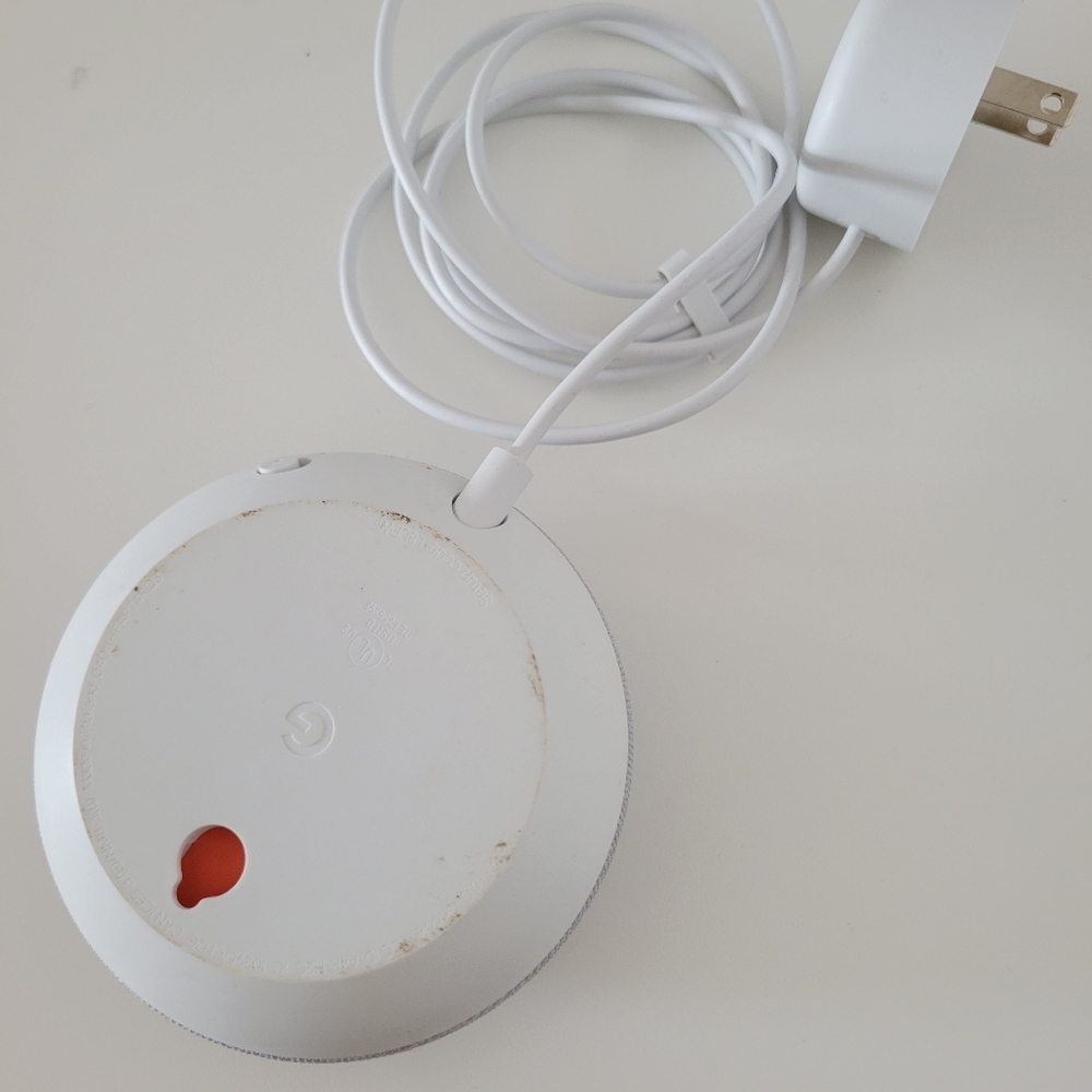 Google Home Mini - Picture 3 of 3